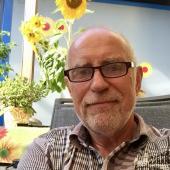 Portrait mit Sonnenblume